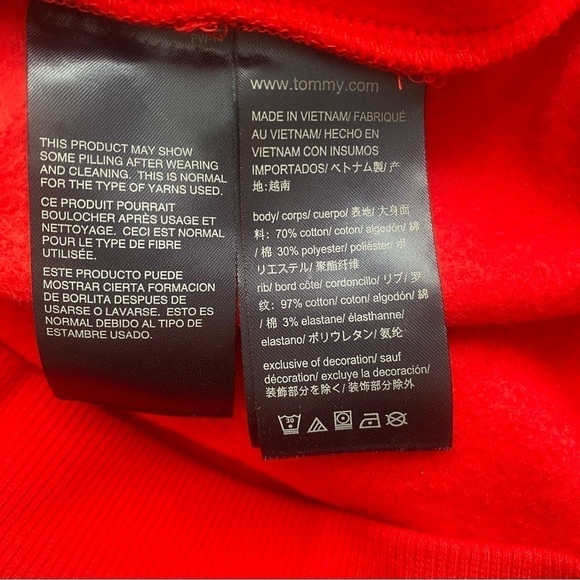 Tommy Hilfiger Boys Logo Red Sweatshirt Size XS 4-5 Valentine Red ❤️ - Picture 6 of 8